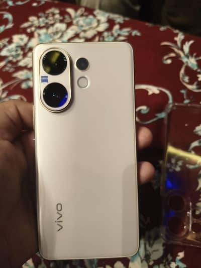 vivo v60 5g 12/512. GB 11 month Full warranty