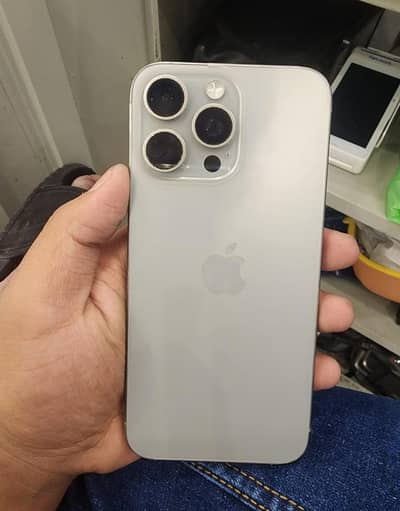 iPhone 15 pro max factory unlocked