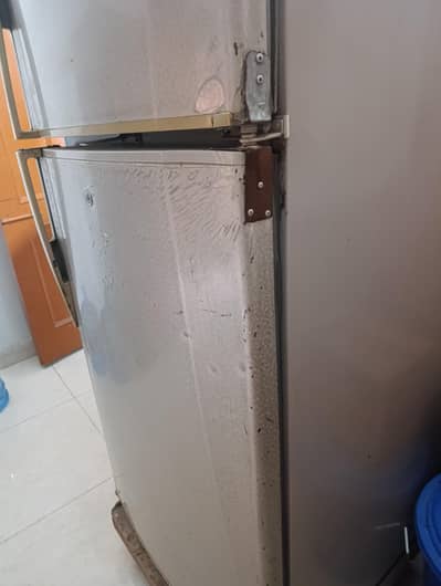 Dawlance refrigerator for sale 8/10