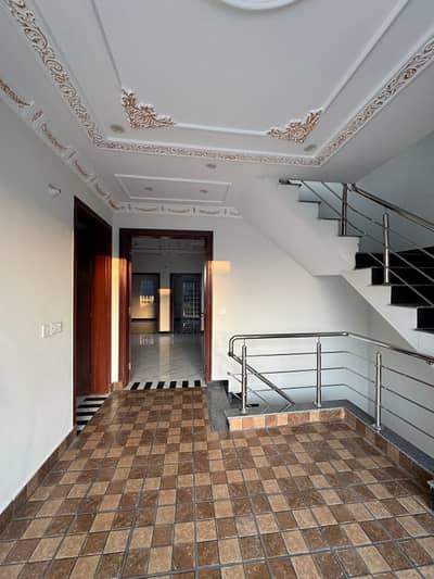 7 MARLA BRAND NEW 2ND FLOOR FOR RENT