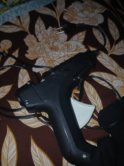 Hot glue gun