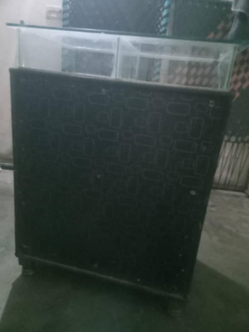 COMPUTER TABLE/MOBILE COUNTER 4