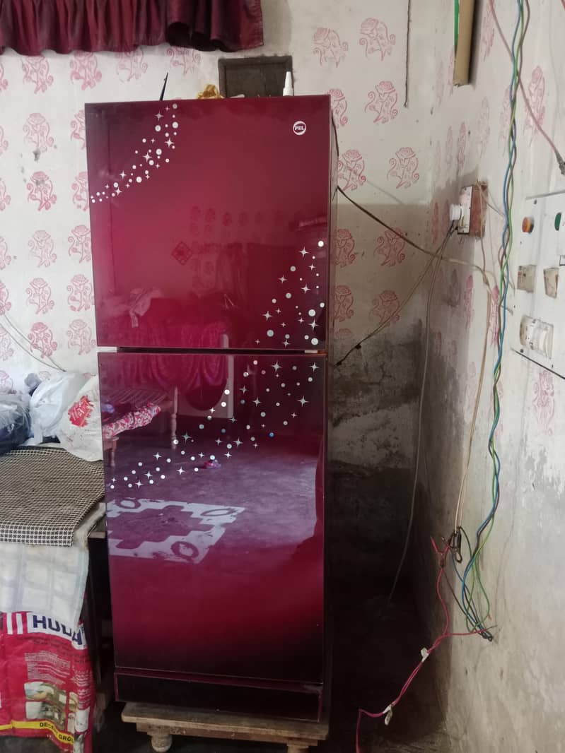 پل کی فرج ہے گلاس ڈور 0