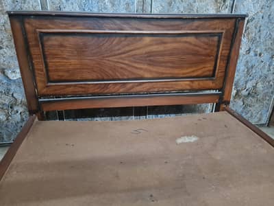 Bed and Matresss Set, Size 6x3 , v good condition