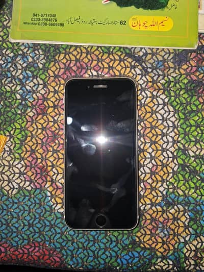 iPhone SE 2020 64GB – Excellent Condition, All OK