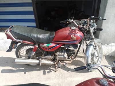 HONDA 100. whatapp . 03491113631