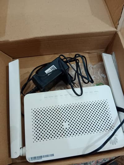 Huawei Nayatel Wifi Device 10/10 Condition Brand new