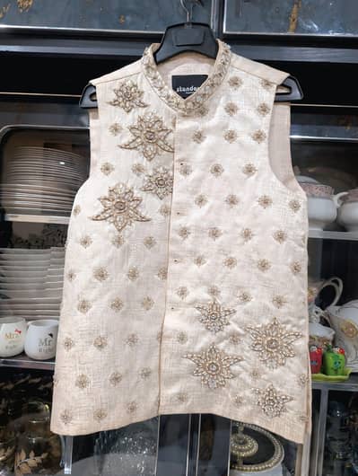 White and Black waistcoat handmait working