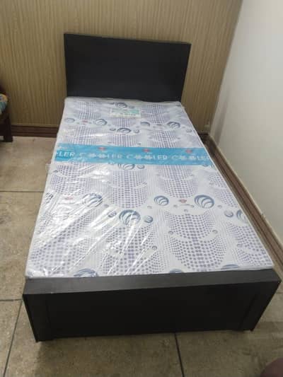 Single wooden Bed with Mattress