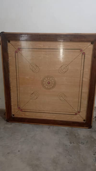 dabu size carrom board just like new  contact whatsup 03352138535