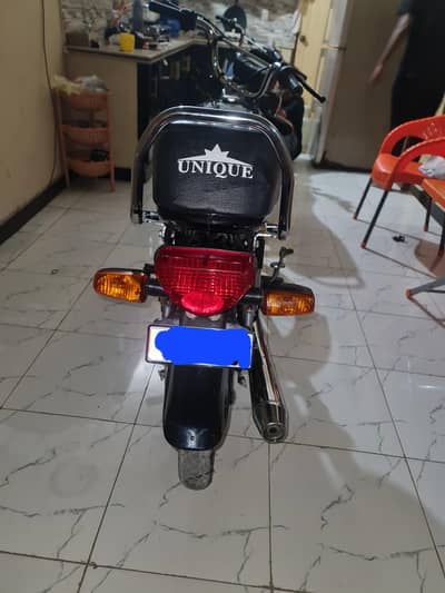 unique plus 2025 black