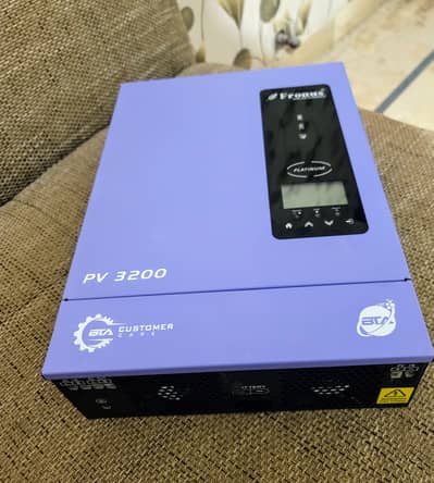 fronus 3kw Hybrid soler inverter ups 24volt