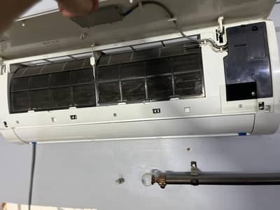 HAIER AC BRAND NEW CONDITION  1 TON