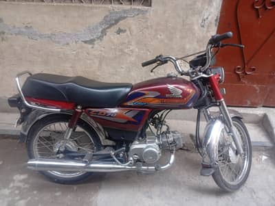 HONDA CD70 2025