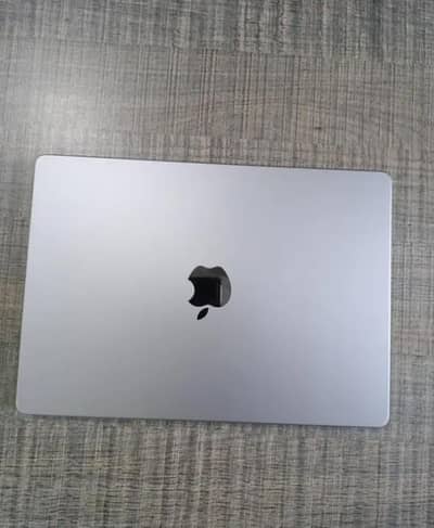 Apple MacBook Pro M2