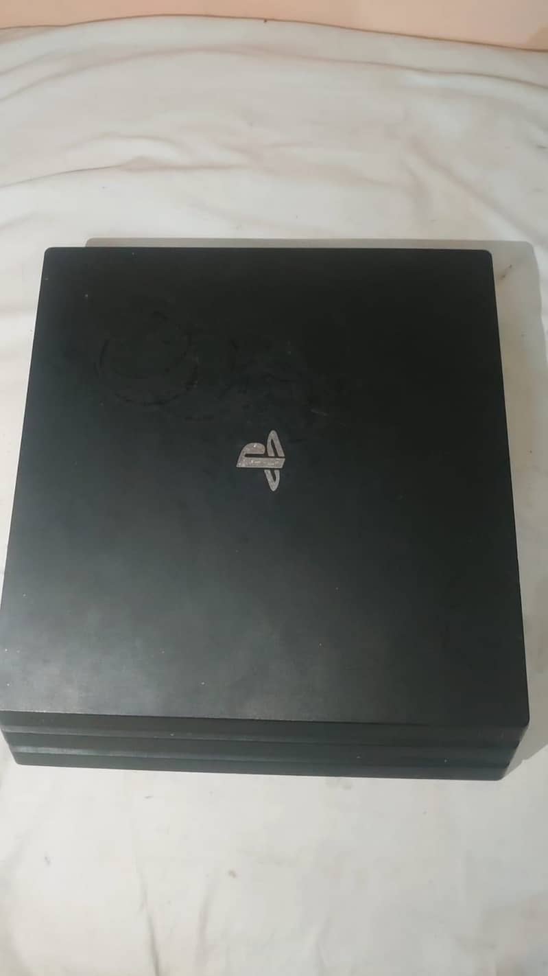 PS 4 PRO 0