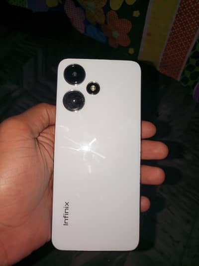Infinix hot 30 play  4/64