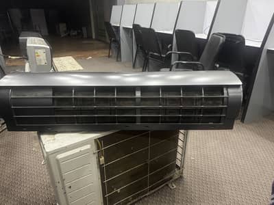 Gree 1.5 Ton Inverter AC,  Excellent Condition in Karachi
