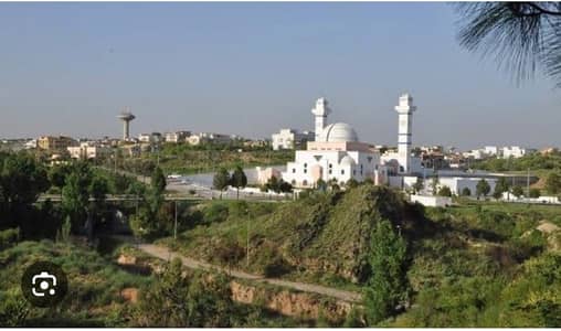 1 kanal plot near to park and perfect for basement