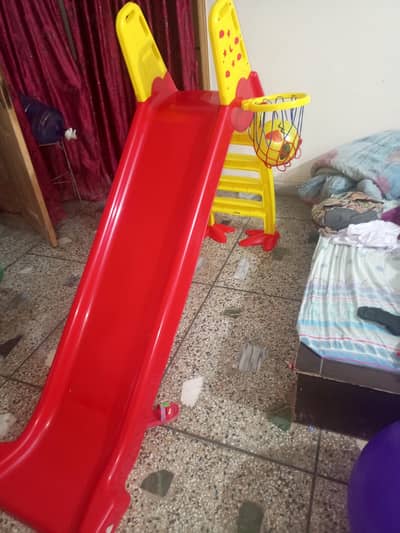 Baby slide 4 Step  carrefour company only 1 month use (Rawalpindi )