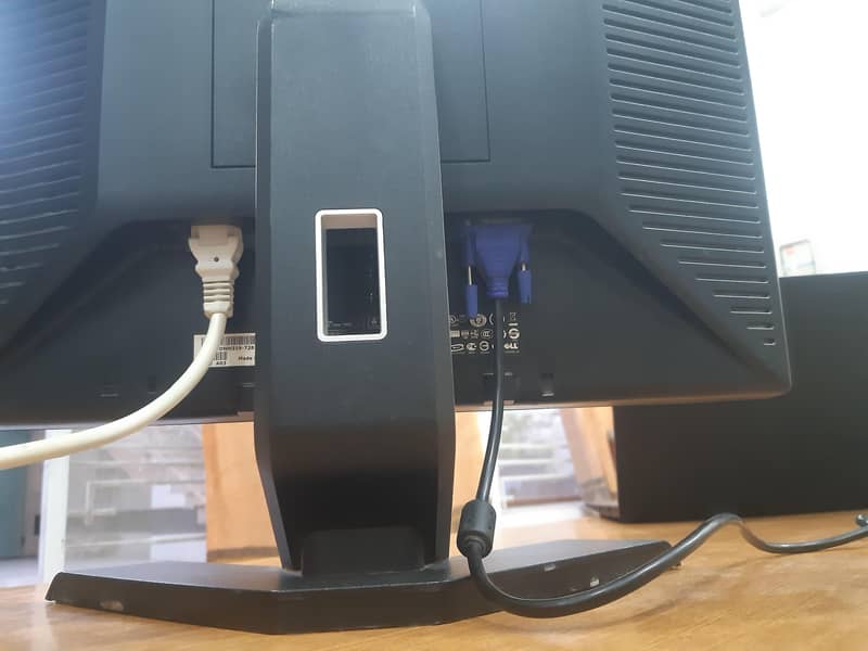 Dell LCD ( Model E197FP ) 5