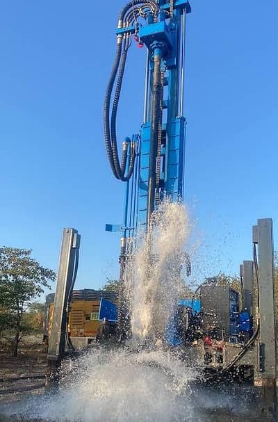 Construction Builder Boring Water Detraction Motor Pump Painter  CCTV