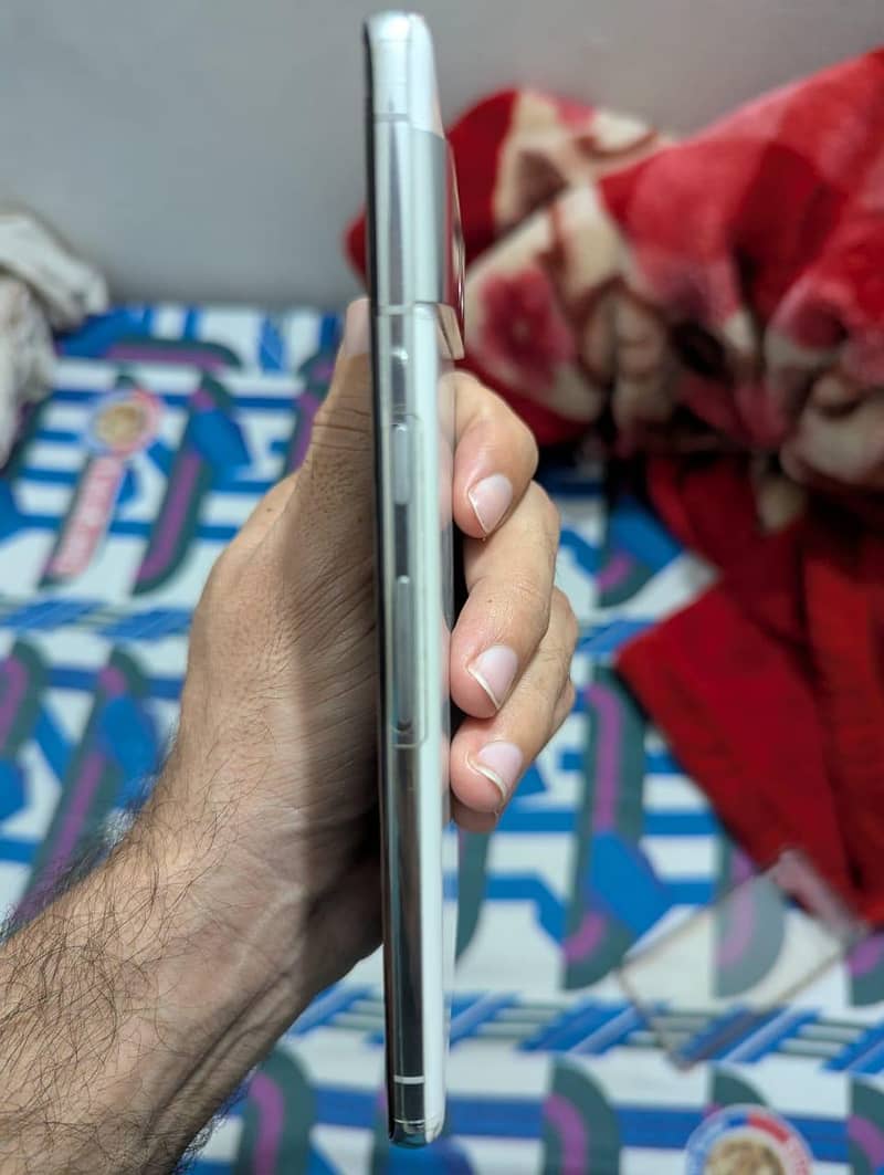 Google pixel 7 pro 4