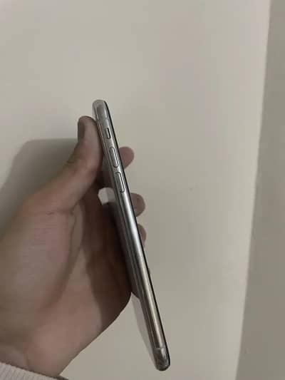 iPhone XS factory unlocked