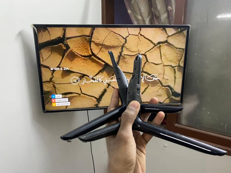 40" LED 1