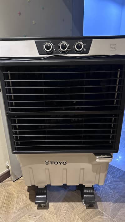 Brand new toyo big size room cooler with 3 Cool pads.