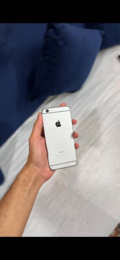 iPhone 6 (Scratchless) - 10/10 Condition - Non-PTA