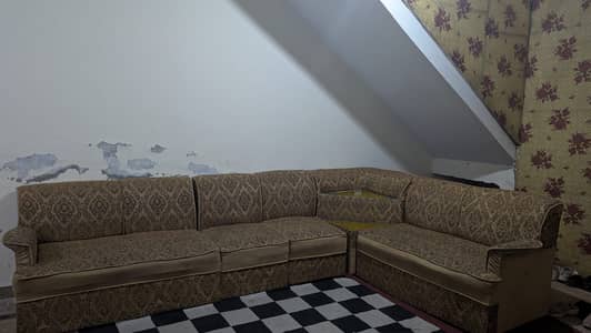 6 seat sofa with decoration piece