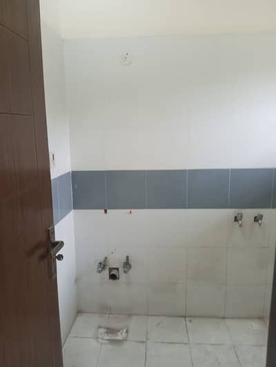1 Kanal 3 Bed upper portion available for rent in model town Lahore