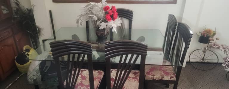 dining table and chairs pour wood