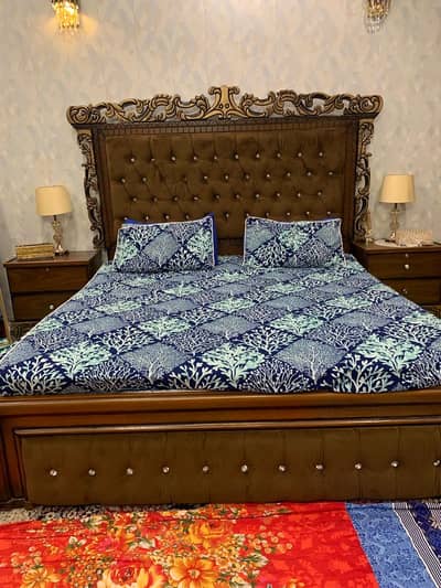 I am selling me brand new bed