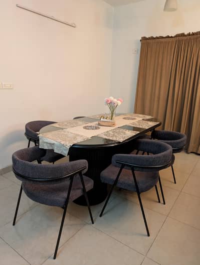 6 Seater Dining Table with additional glass on top
