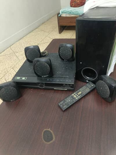 home theater 1 dvd 5 speaker 1 boofer