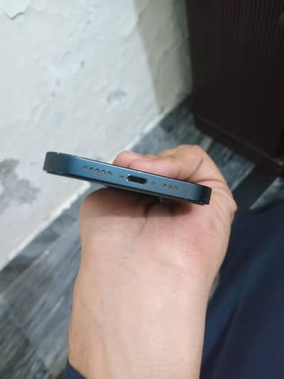 128gb water pack 10/10 condition  battery health 85