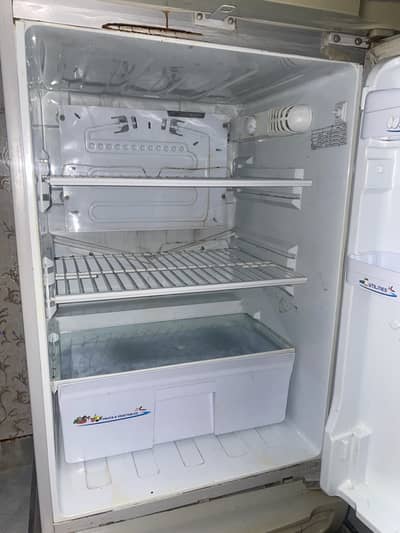 PEL refrigerator in best condition and have no problems