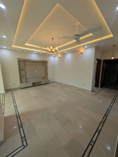 GULBERG RESIDENCIA 7 MARLA FULL HOUSE FOR RENT