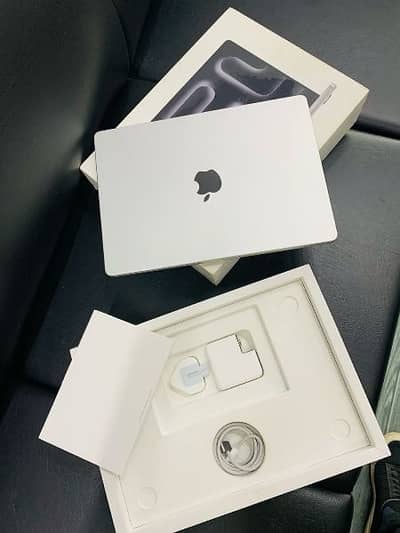 Apple MacBook pro M2 max