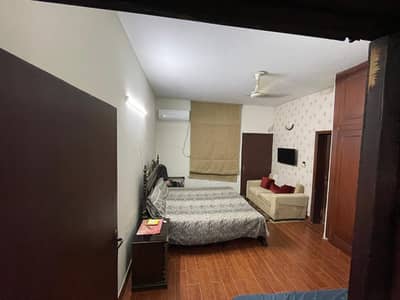 Fully Furnished Room available for rent in model town lahore