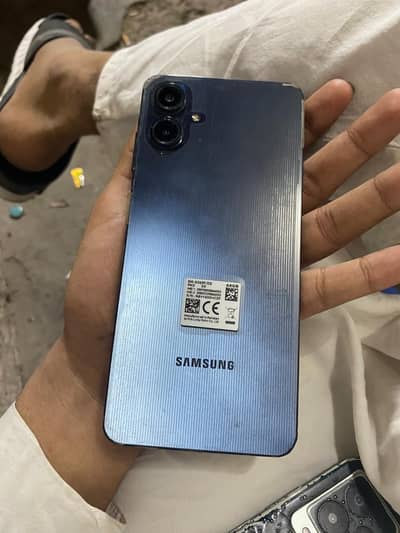 only one month use 10/10 condition brand new mblie