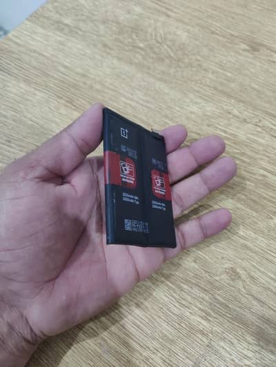 one plus 9 5g ( 12/256) genuine battery