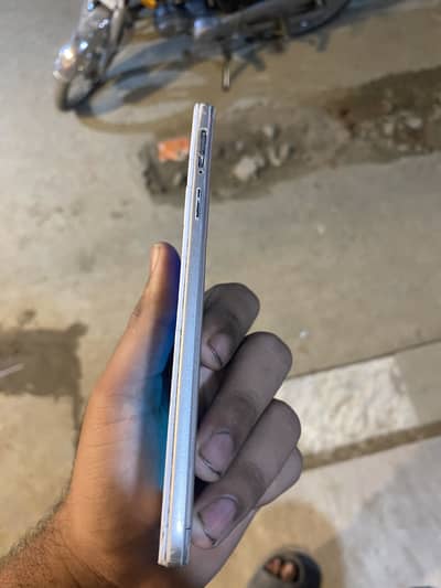 oppo a57 all ok phone ha bs front camera nhi chalta ha 64gb ha