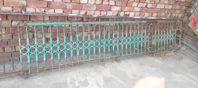 Iron grill / jangla