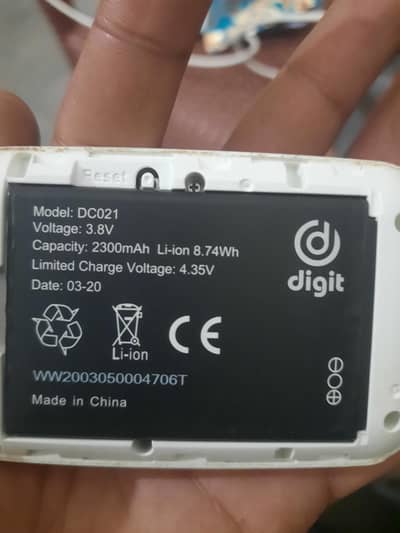 zong ki internet device ha bilkul oka ha pta koi massal nai ha