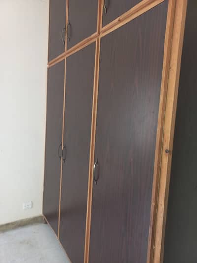G11PHA FLAT 3THRD FLOOR FOR RENT