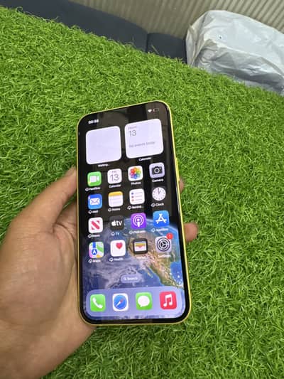 iPhone 14 yellow colour. 9/10. Minor scratches at back yellow colour.