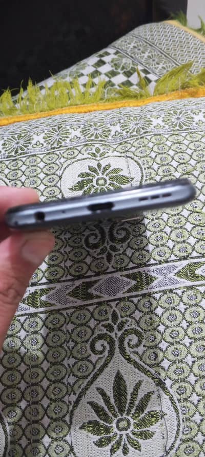 sell my vivo y31. with original charger box gr m gum gya h 03245475040